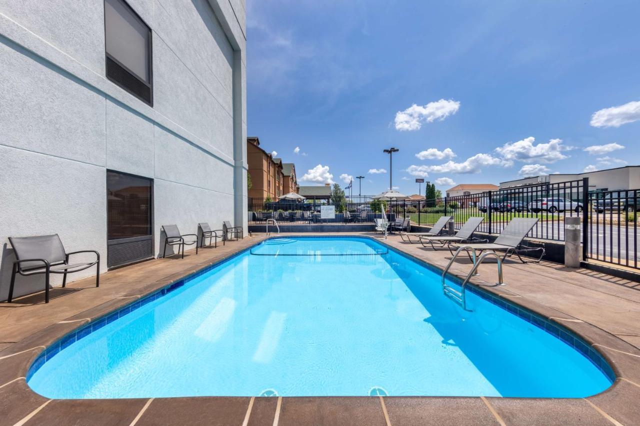 Hampton Inn Saint Robert Exterior photo