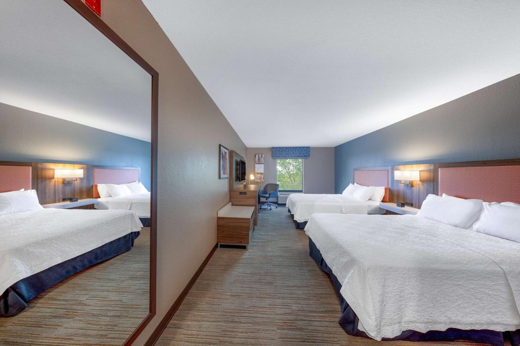 Hampton Inn Saint Robert Exterior photo